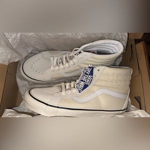 Men’s 11 Vans. Brand new with tags. Off white